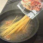 第2位　【1食約117円の本格イタリアン】“業スーの袋麺”は格上感が違う！鍋ひとつ、即席ラーメン感覚で作れるパスタが激ウマすぎた