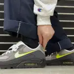 第3位　【この配色はズルい…】ナイキ名作「エアマックス 90」に“あのイエローグラデ”が合体!? エディターが試し履き