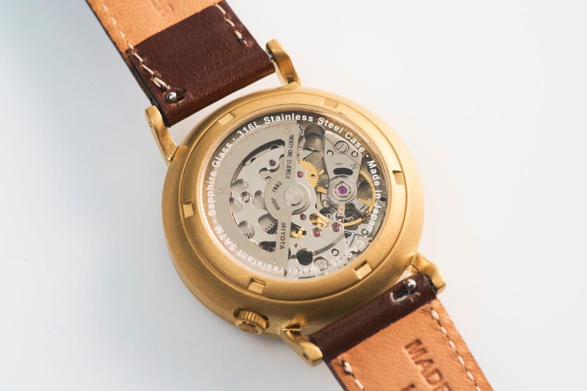 信頼の日本製ムーブメント