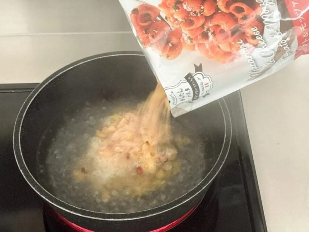 第2位　【1食約117円の本格イタリアン】“業スーの袋麺”は格上感が違う！鍋ひとつ、即席ラーメン感覚で作れるパスタが激ウマすぎた