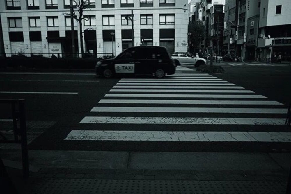 第2位　【スマホカメラには戻れない!?】今あえて“コンデジ”を選ぶ理由。リコー「GR Ⅳ」ほか、大人が買うべき大本命2選をプロが解説