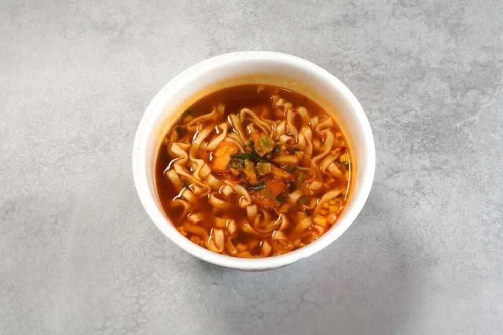 第3位　「このカップ麺がヤバうまい」チゲ、松阪牛オイル…“絶品すぎるうどん”ベスト3【1位は余韻に漂う貝のコクが凄いどん兵衛】