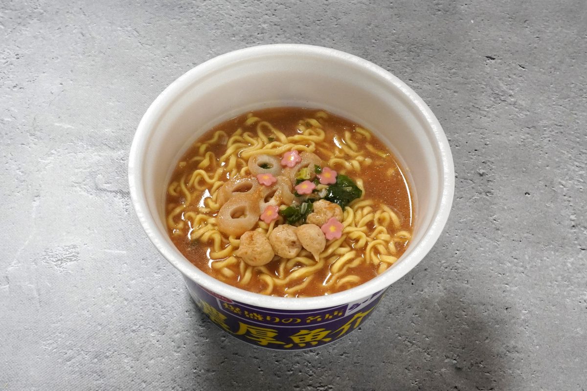 「爆盛りの名店 らー麺土俵鶴嶺峰監修 濃厚魚介豚骨らー麺」