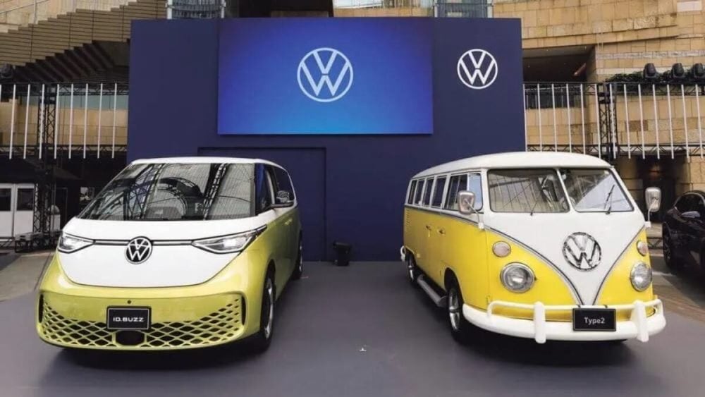 第3位　【約900万でも即完売】VW「ID.バズ」が爆売れする理由。車中泊も余裕な極上EVミニバンを徹底レビュー／No.1モノ雑誌編集長の『コレ深掘り』