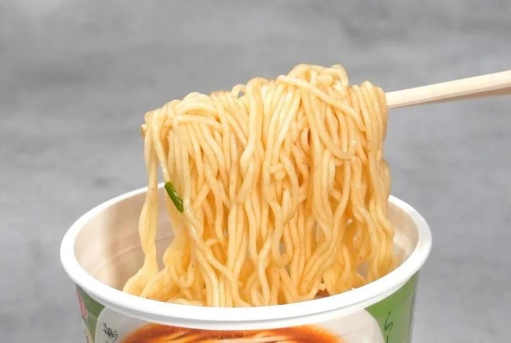 第2位　「今のカップ麺、激ウマすぎる」完成度に驚愕！“名店再現”最強の醤油ラーメンベスト3杯【1位は満足感ヤバい…至高の鴨だし】