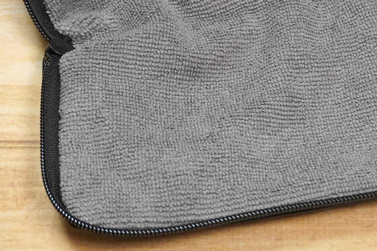 「丸めて収納できる 傘袋」の内側のアップ