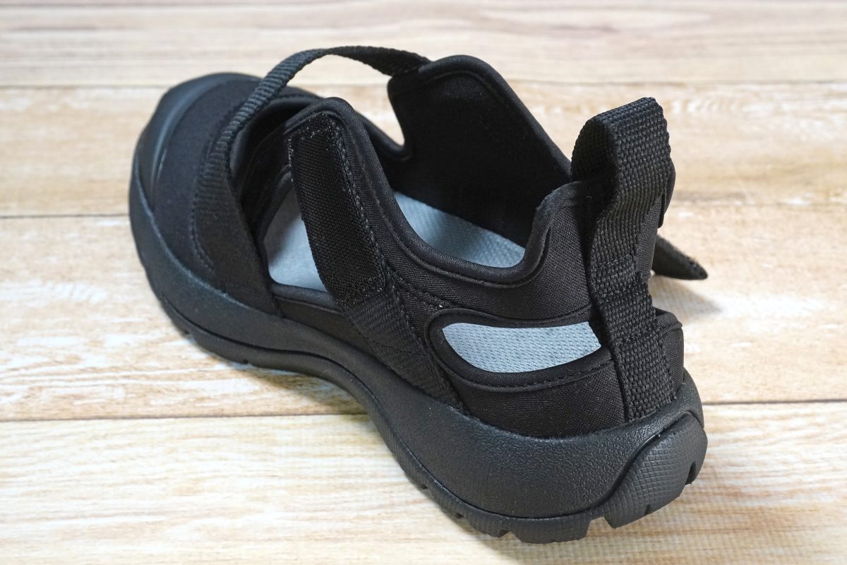 無印良品「スニーカーサンダル」