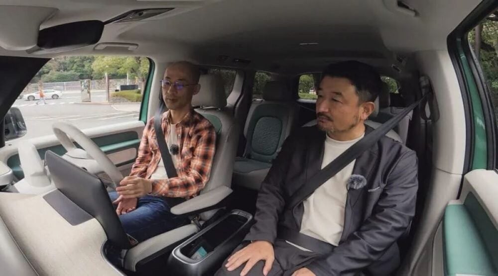 第3位　【約900万でも即完売】VW「ID.バズ」が爆売れする理由。車中泊も余裕な極上EVミニバンを徹底レビュー／No.1モノ雑誌編集長の『コレ深掘り』