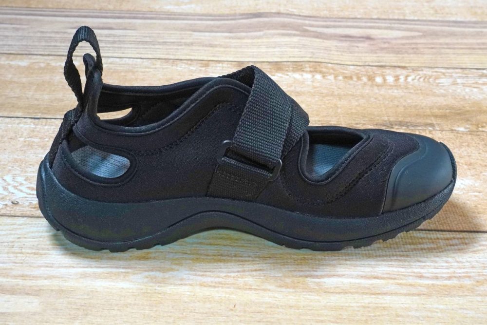 無印良品「スニーカーサンダル」