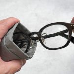 無印良品「リンクルナイロン 片手で開くフラットポーチ」はメガネケースにピッタリ