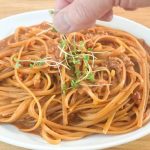 第2位　【1食約117円の本格イタリアン】“業スーの袋麺”は格上感が違う！鍋ひとつ、即席ラーメン感覚で作れるパスタが激ウマすぎた