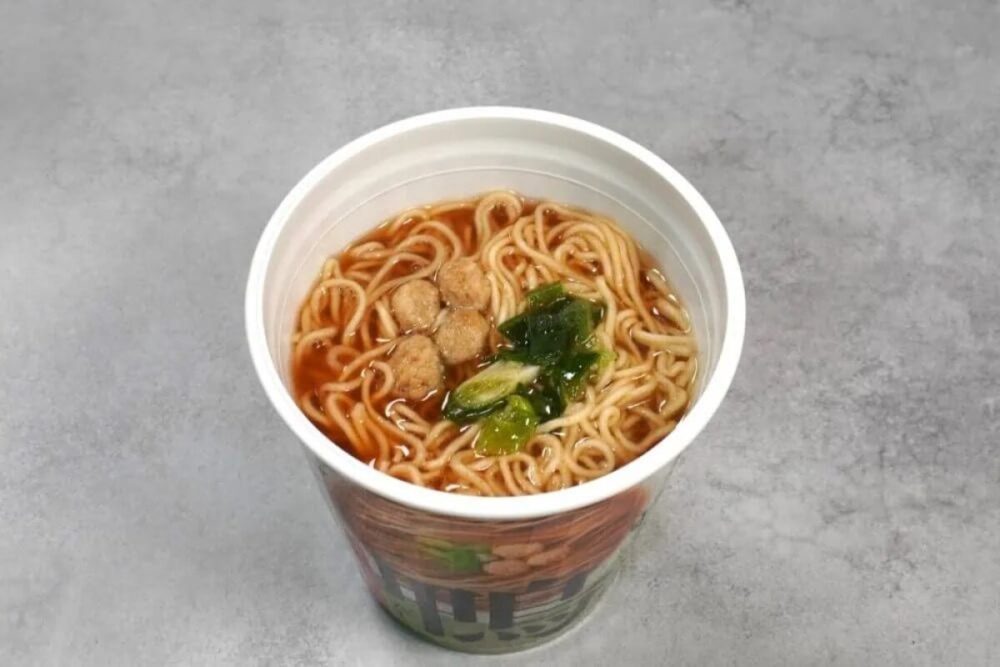 第2位　「今のカップ麺、激ウマすぎる」完成度に驚愕！“名店再現”最強の醤油ラーメンベスト3杯【1位は満足感ヤバい…至高の鴨だし】