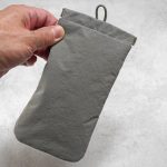 無印良品「リンクルナイロン 片手で開くフラットポーチ」のサイズ感