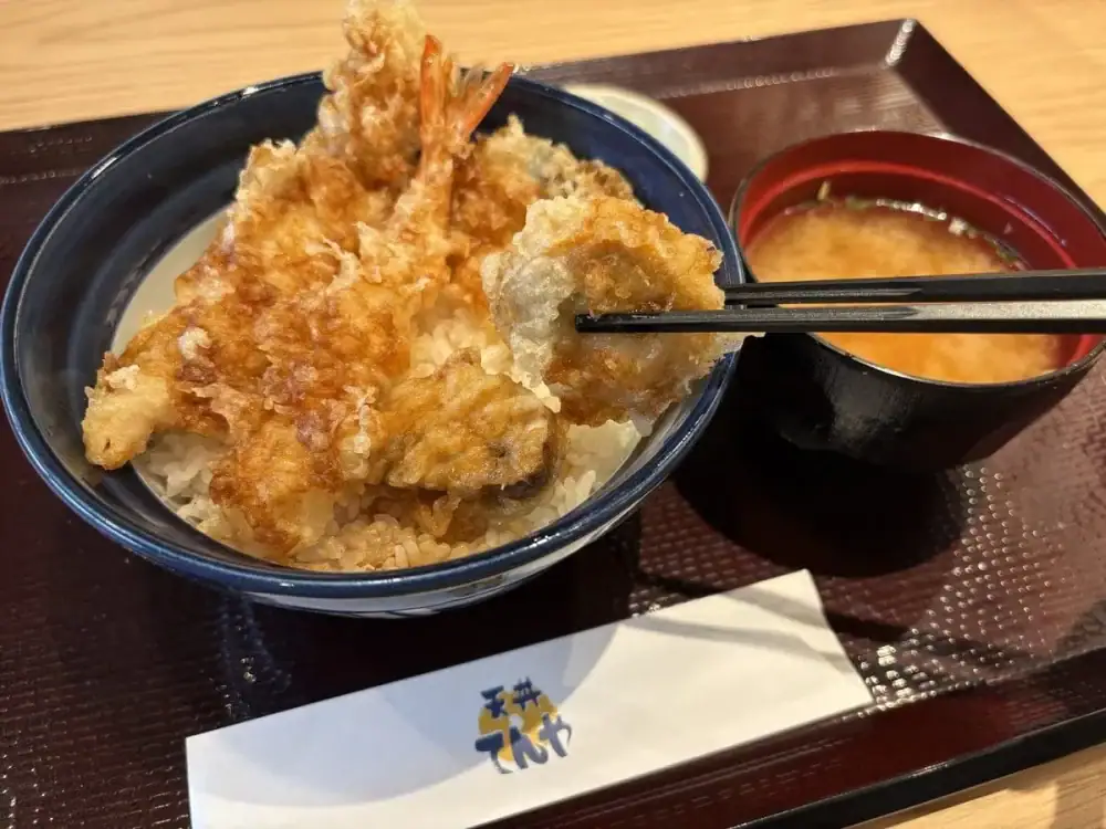 第3位　【1000円台で国産食材てんこ盛り】てんやの春限定「北海道天丼」が豪華すぎ！コスパ最強の2杯をグルメライターが実食レポ