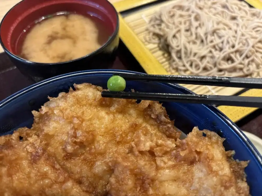 第3位　【1000円台で国産食材てんこ盛り】てんやの春限定「北海道天丼」が豪華すぎ！コスパ最強の2杯をグルメライターが実食レポ