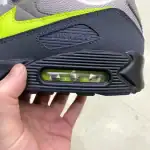 第3位　【この配色はズルい…】ナイキ名作「エアマックス 90」に“あのイエローグラデ”が合体!? エディターが試し履き