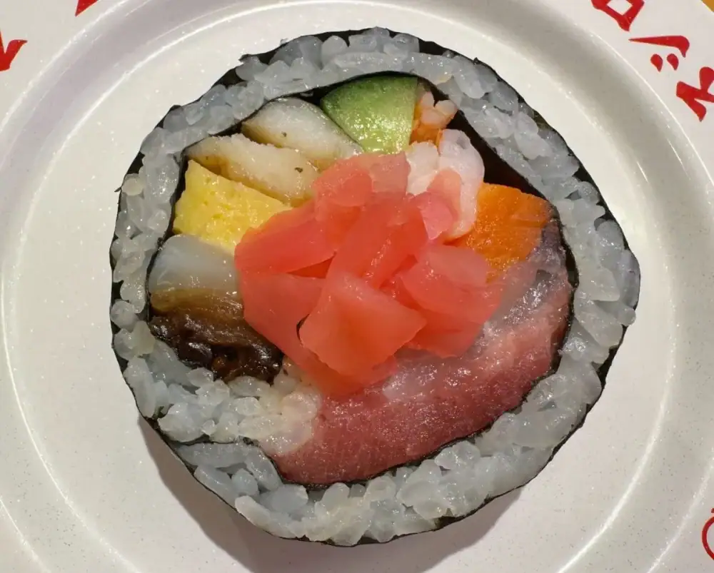 第2位　【5種盛りで580円!?】スシローの春メニューがコスパ崩壊…鮮度抜群の桜鯛にお得な食べ比べ皿も！“絶対食べるべき”限定ネタを徹底レポ