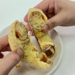 軽やかな口当たりのドーナツ生地に、ミスタードーナツオリジナルのバター液をつけてフライ