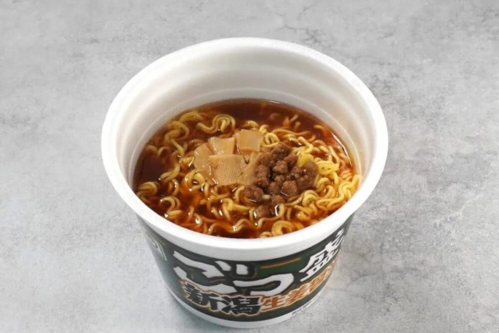 第2位　「今のカップ麺、激ウマすぎる」完成度に驚愕！“名店再現”最強の醤油ラーメンベスト3杯【1位は満足感ヤバい…至高の鴨だし】