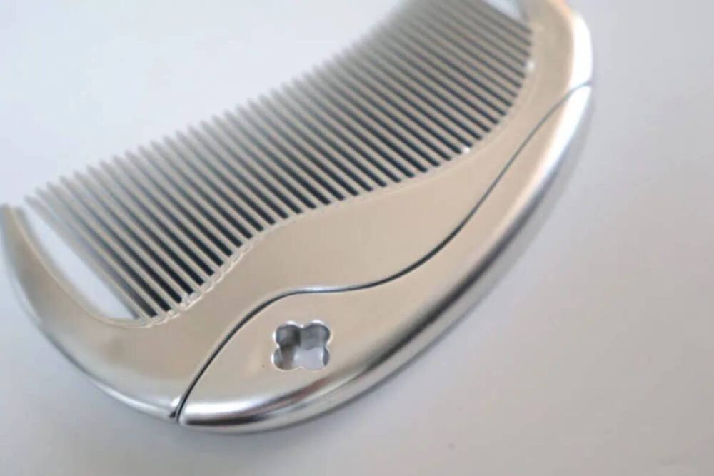 第1位　【ドンキが本気出した】990円コーム「mion」があのラブクロムにそっくり!? 5000円の本家とガチ比較したら衝撃の結果に…