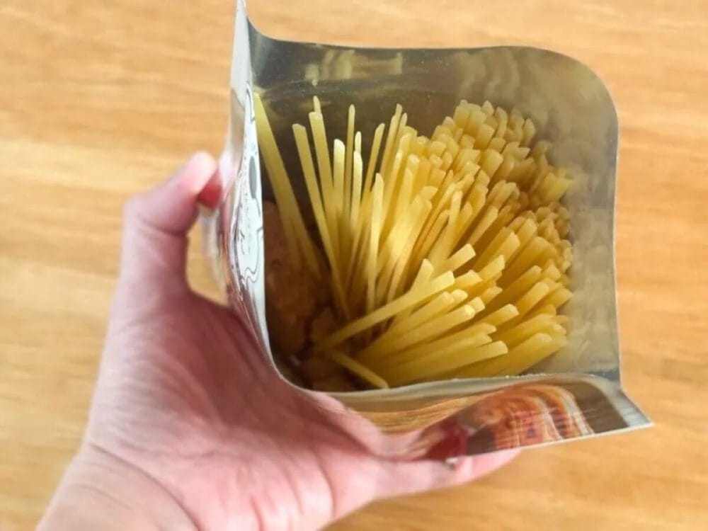 第2位　【1食約117円の本格イタリアン】“業スーの袋麺”は格上感が違う！鍋ひとつ、即席ラーメン感覚で作れるパスタが激ウマすぎた