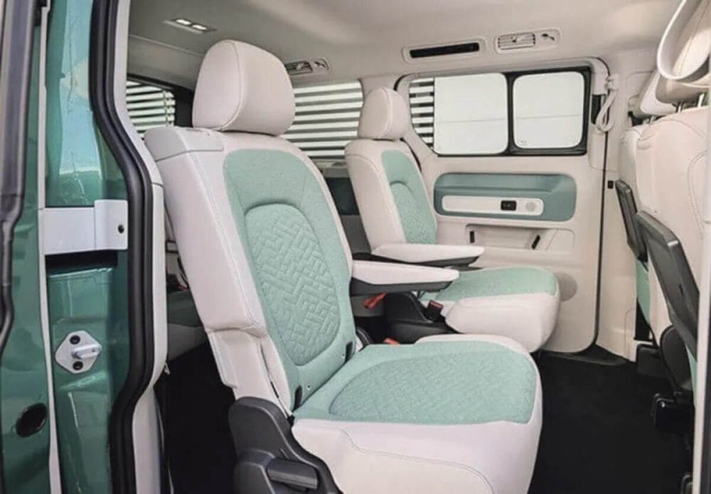 第3位　【約900万でも即完売】VW「ID.バズ」が爆売れする理由。車中泊も余裕な極上EVミニバンを徹底レビュー／No.1モノ雑誌編集長の『コレ深掘り』