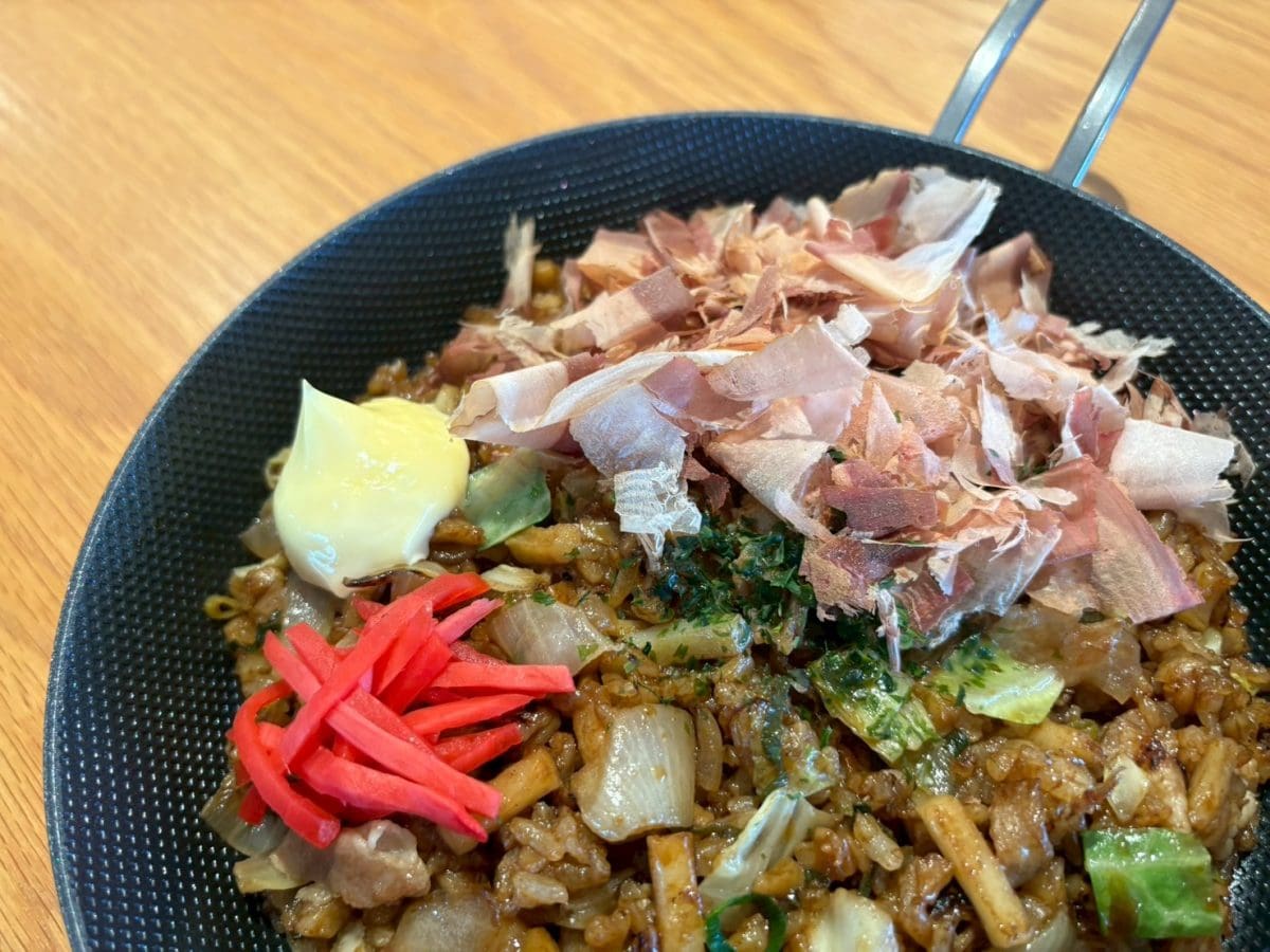 付け合わせのかつお節やマヨネーズを絡めると、味変感覚も楽しめて面白かった！