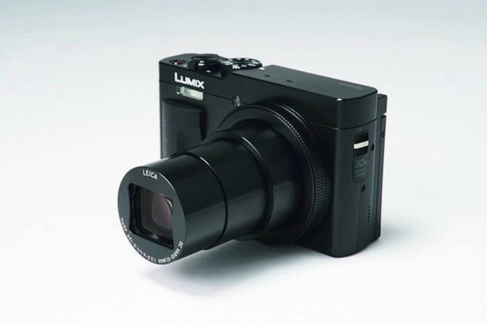 第2位　【スマホカメラには戻れない!?】今あえて“コンデジ”を選ぶ理由。リコー「GR Ⅳ」ほか、大人が買うべき大本命2選をプロが解説