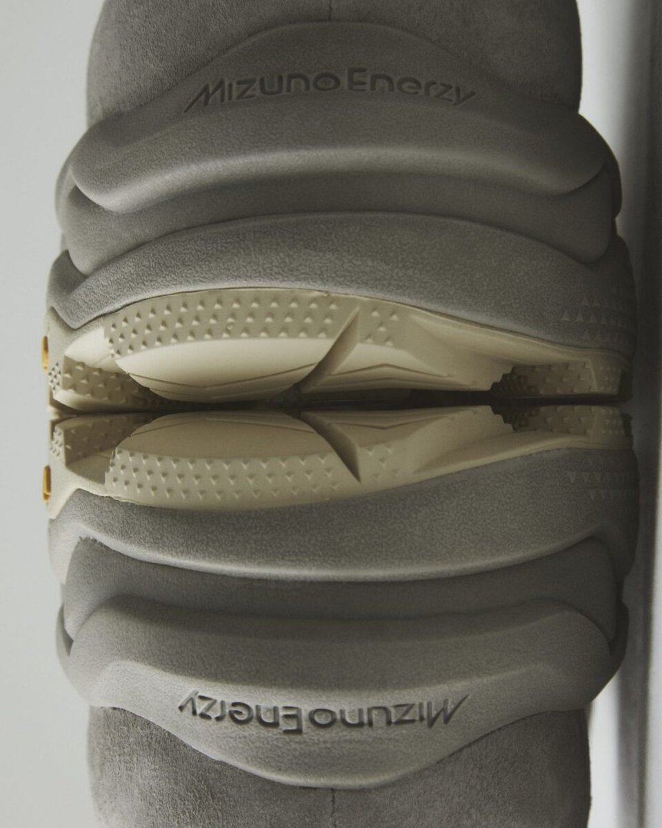 ドライ・ウェット両対応の「Vibram MEGAGRIP」で悪天候でも安心