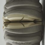 ドライ・ウェット両対応の「Vibram MEGAGRIP」で悪天候でも安心