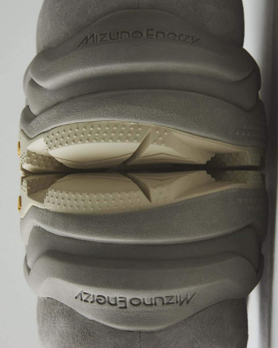 ドライ・ウェット両対応の「Vibram MEGAGRIP」で悪天候でも安心