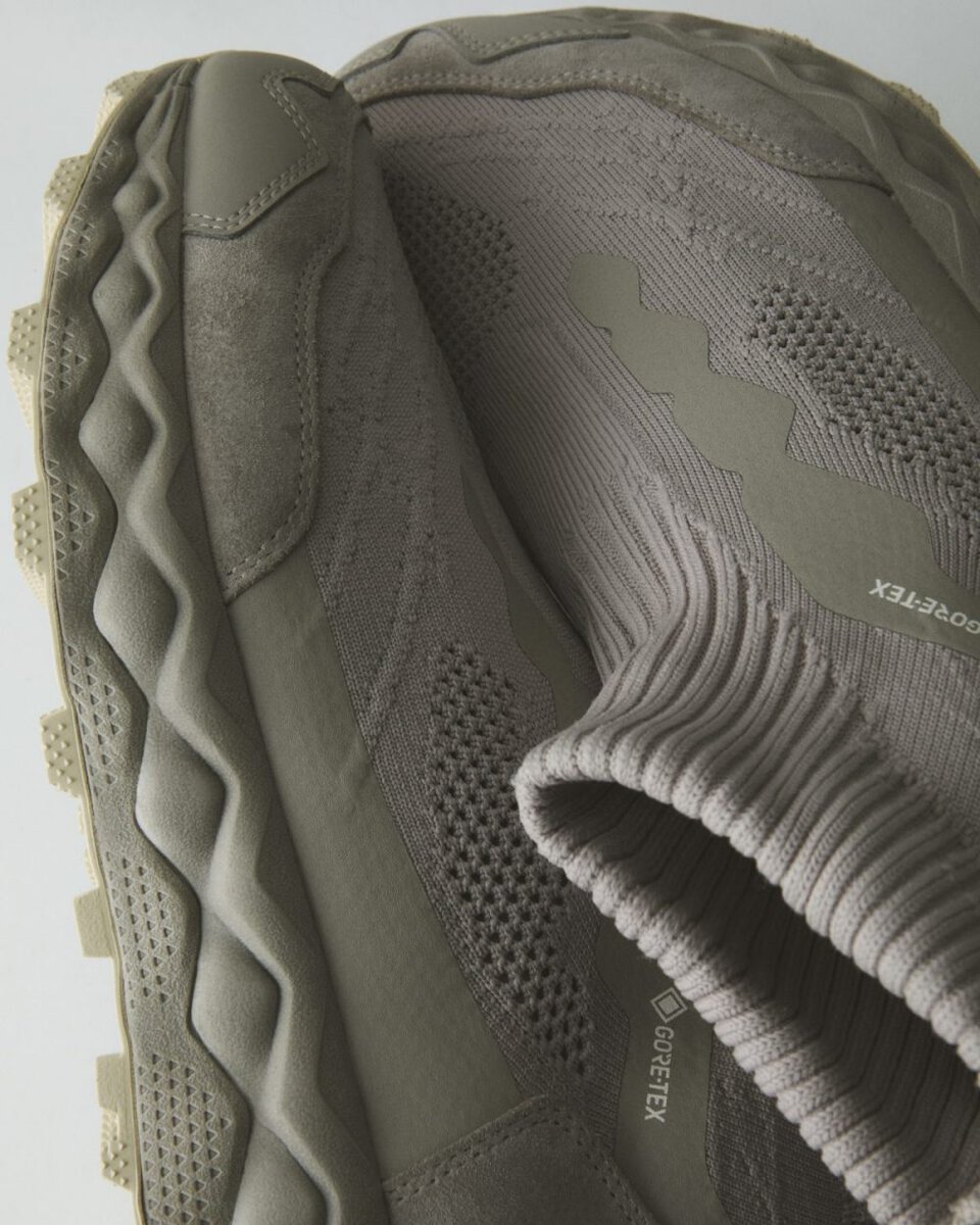 ソールサイドのダイヤパターンも、よりボリューム感を強調するデザインへとアップデート