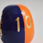 背面にはビームス ジャパン10周年を記念した“10”の数字で特別感をプラス