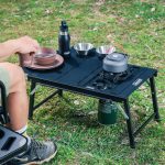 ストーブをビルトインして食事と料理を同時進行