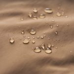 撥水性、防風性に優れる