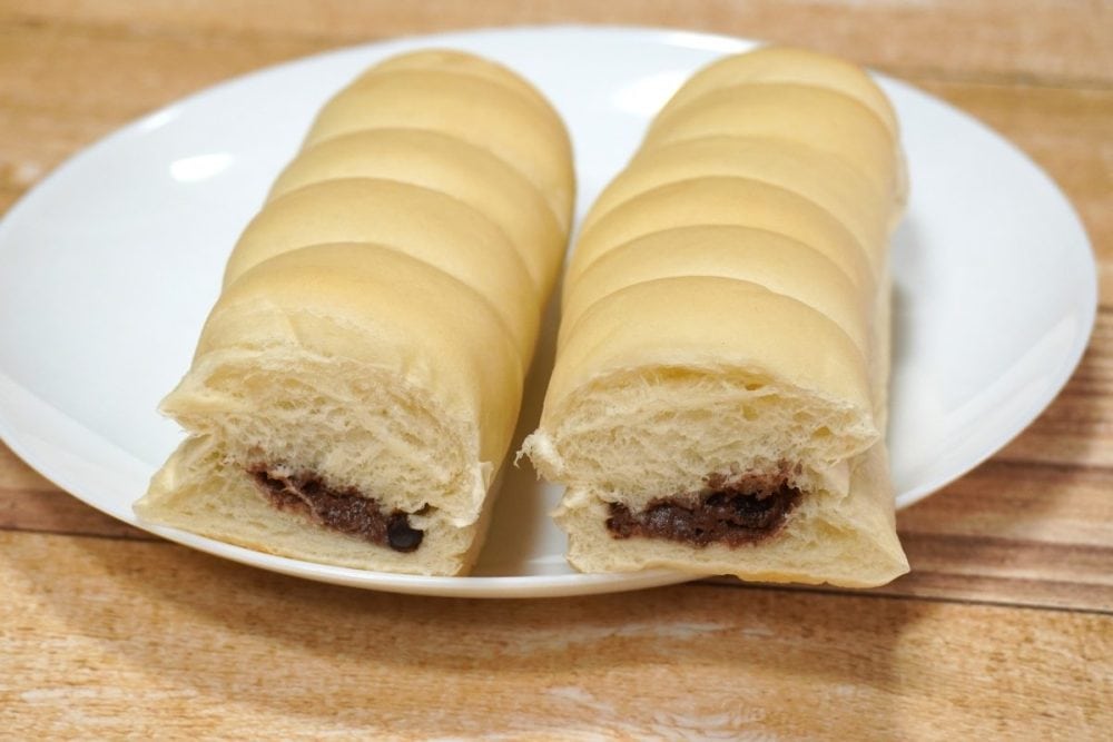 チョコクリームのふわもちちぎりパンの断面とチョコクリーム