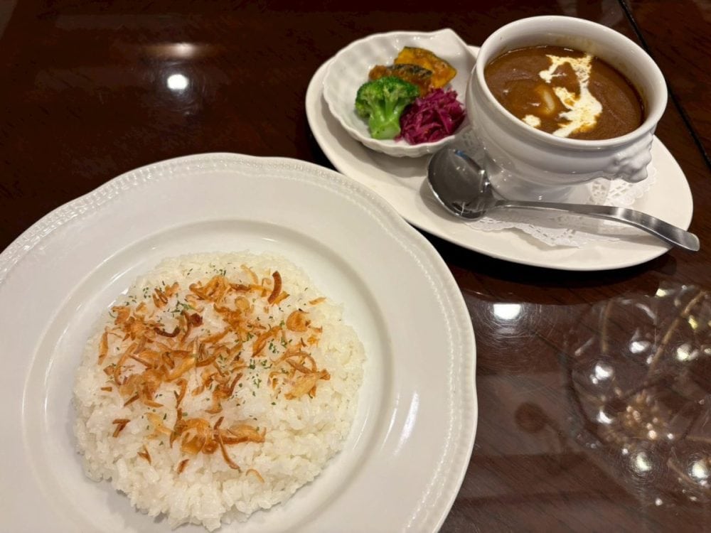 ロイヤルホスト 黒毛和牛とゴーダチーズの欧風カレー