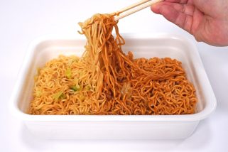【今度のペヤングは三度ウマい？】炒飯味×回鍋肉味、二つを混ぜると…ガチ中華!? 「超大盛ハーフ＆ハーフ」新作をマニアが実食レビュー