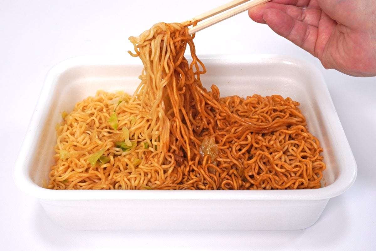 「ペヤング 超大盛やきそばハーフ&ハーフ 炒飯風&回鍋肉風」はここが一番ウマい！