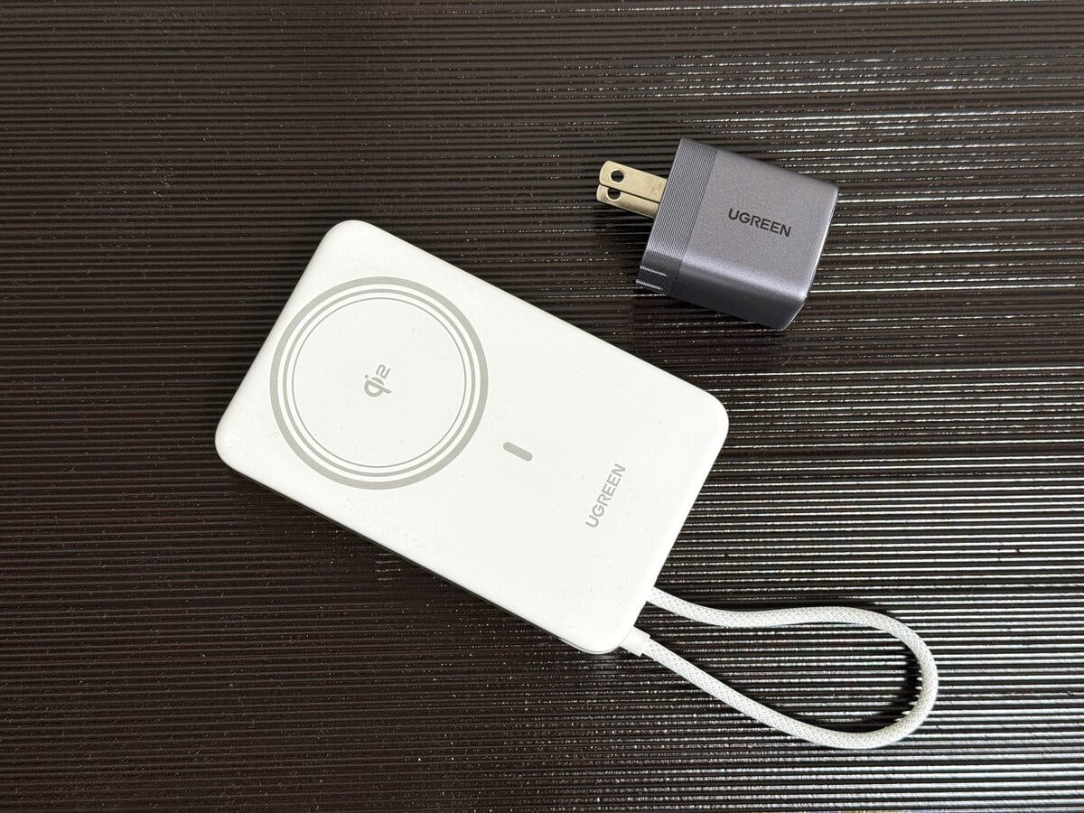 UGREENの「MagFlow Air 10000mAh モバイルバッテリー MagSafe対応 15W」と「UGREEN Nexode Air 65W急速充電器」