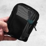 ナイロンメッシュポーチ・小にモバイルバッテリーとケーブルを入れてみた