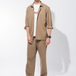 シップス エニィ 360° THE CIRCLE STRETCH リネン ミックス 7分袖 レギュラー シャツ ¥8,910 センタークリース イージーパンツ ¥9,900