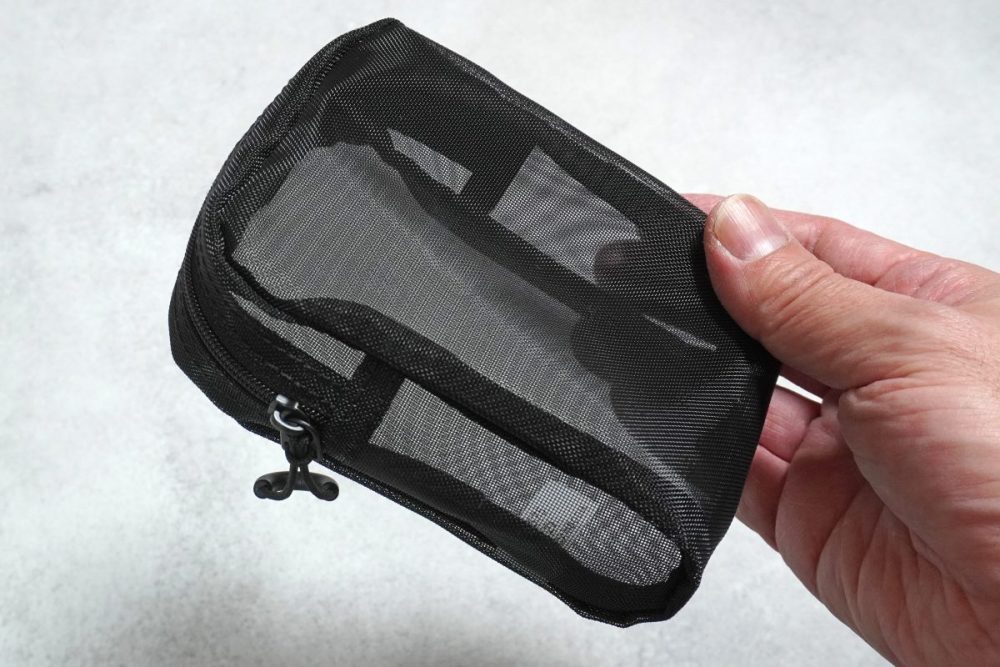 メッシュ素材なので中に入れたものが見やすい