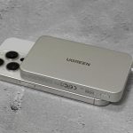MagSafe機能付きだからスマホにくっつけて充電できる