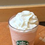 トッピングはフラペチーノおなじみのホイップクリーム