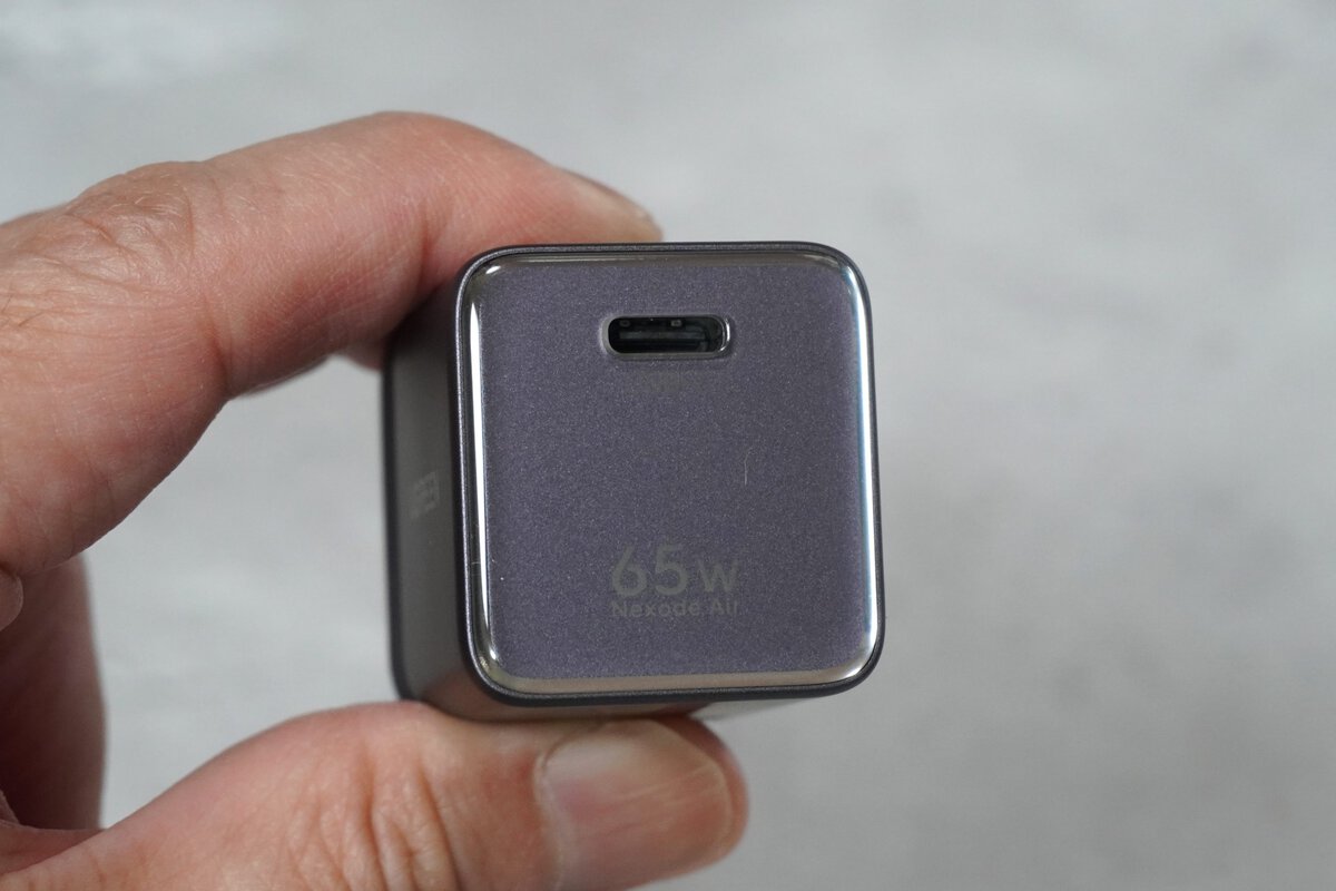 USB-Cポートを１つ搭載
