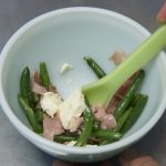 ベーコンとインゲンをクリチーにあえる