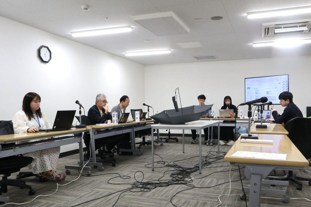 会議室に鎮座する傘