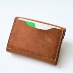本体の背面にもカードポケット付き