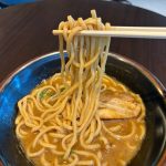 「店主が開発したつけ麺専用粉」を配合している麺